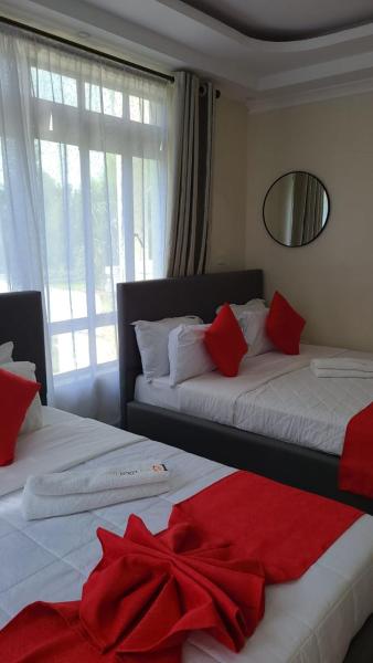 The Loch Hotel Bondo, Rezervovat  Siaya hotely s bazénem, Bazén