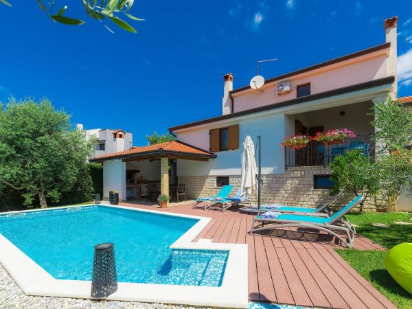 Villa Marina by Interhome, Rezervovat  Hotely v Poreč Riviera s bazénem, Bazén