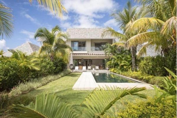 Beautiful Villa With Pool in Anahita Resort, Rezervovat  Beau Champ hotely s bazénem, blízko GRSE Waterfall, Bazén