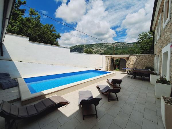 Villa Stone castle, Rezervovat  Kvarner hotely s bazénem, Bazén