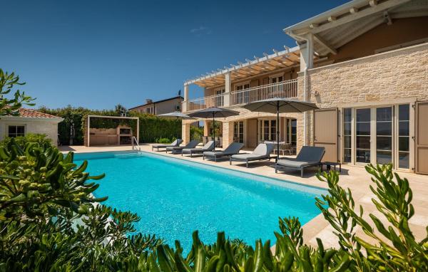Villa Monte Vizinada, Rezervovat  Hotely v Poreč Riviera s bazénem, Bazén