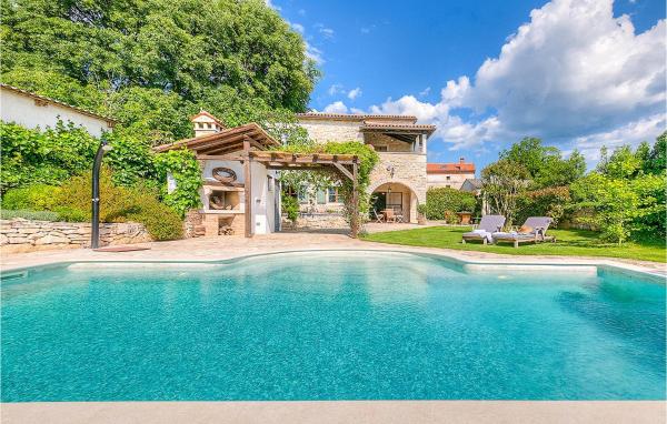 Villa Orah, Rezervovat  Hotely v Central Istria s parkováním, Parkování