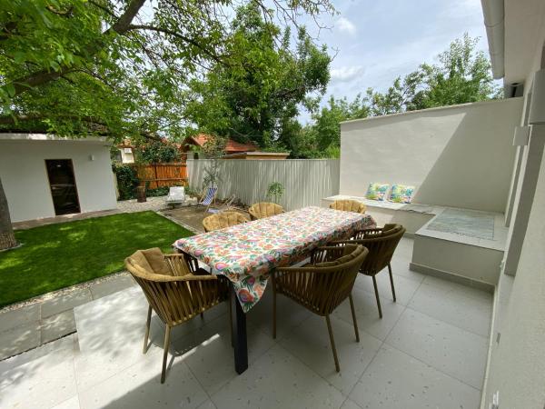 Bánhiday H31 Beach house, Rezervovat  Hotely v Central Transdanubia s parkováním, Parkování