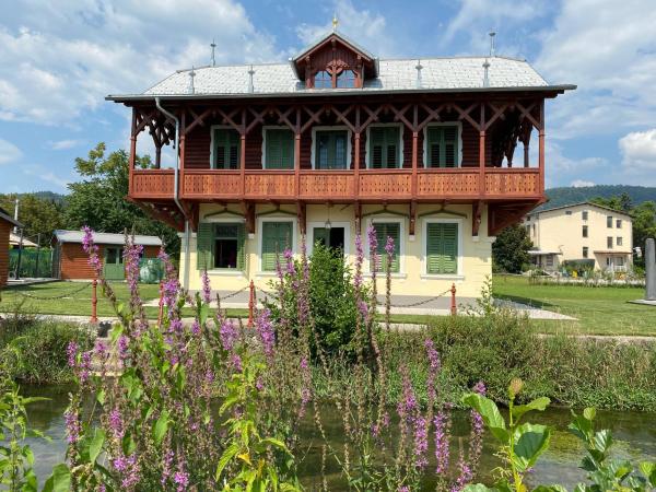 Villa Ruska dača, Rezervovat  Hotely v Osrednjeslovenska s parkováním, Parkování
