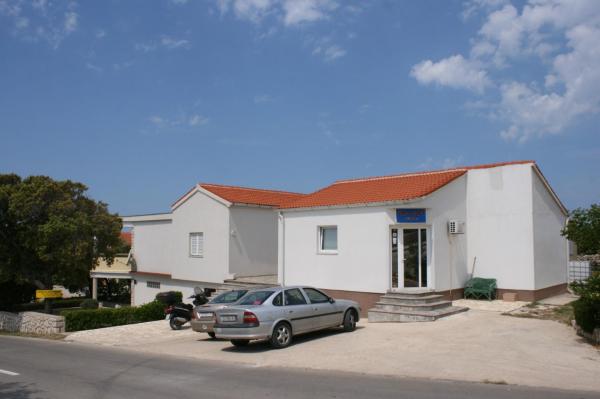 Apartments with a parking space Mandre, Pag - 6456, Rezervovat Apartmán Mandre Pag