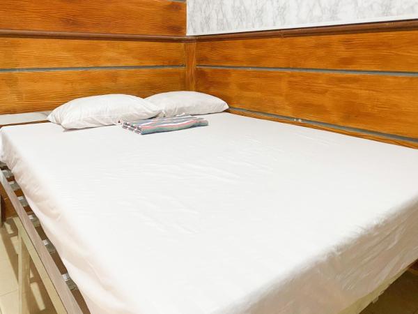 Homestay Jaya Asri Syariah RedPartner near Alun Alun Jombang, Rezervovat  Hotely v centru Jombang, hotely v centru Jombang