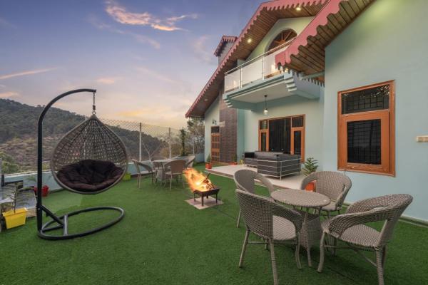 The Corner House I Pet friendly & Serviced Villa I Open Air Lawn & Plunge Pool I Bonfire I Dance I Music I Full Party I Kasauli By Exotic Stays, Rezervovat  Kasauli 