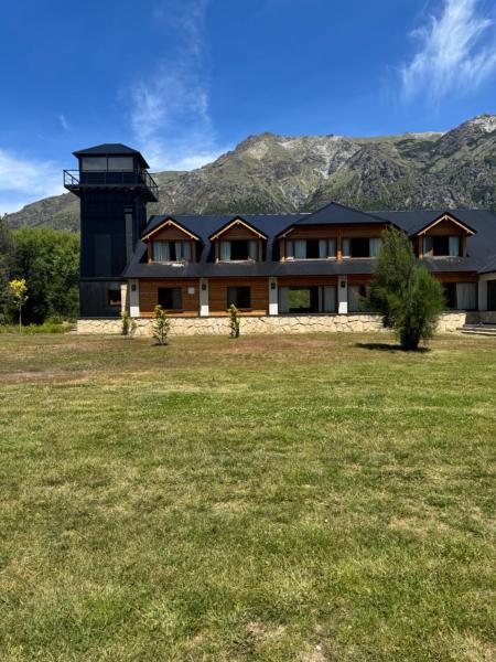 El Pedregoso Flights & Lodge, Rezervovat  Hotely v Patagonia s parkováním, Parkování