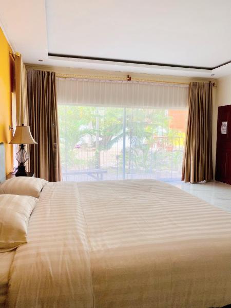 Sunmoon Beach Resort Likupang Timur, Rezervovat  Hotely v Sulawesi s parkováním, Parkování