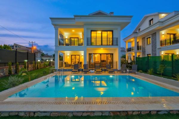 Villa White Palm 1, Rezervovat  Hotely v Fethiye Area s bazénem, Bazén