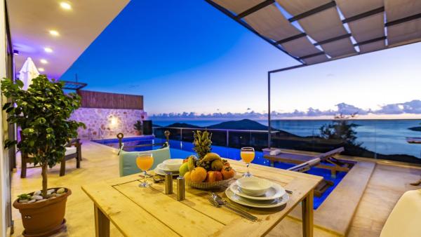 Kalkan Seaview 1 Bedroom Villa 8265, Rezervovat  Hotely v Mediterranean Region Turkey s bazénem, Bazén