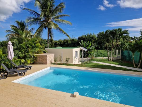 BUNGALOW PISCINE ZEN & GREEN - confort, Rezervovat  Baie-Mahault Basse-Terre