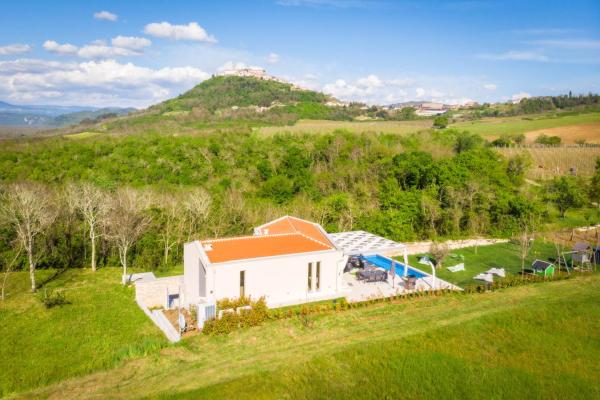 Private Family Villa in Istria - Heated pool - Early Check-in - Late Check-out - Panoramic Views, Rezervovat  Hotely v Central Istria s parkováním, Parkování