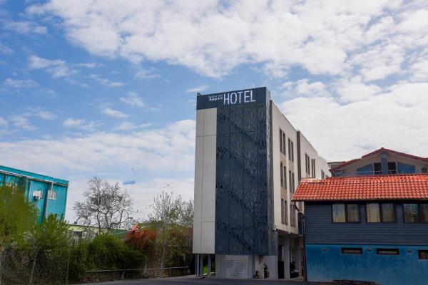 Bucharest Airport Accomodation, Rezervovat Hotel Ilfov hotely s bazénem, Bazén
