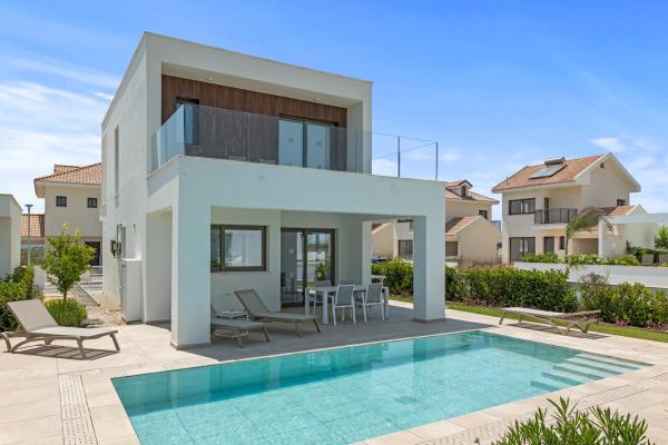 Serenity Waves Villa 19, Rezervovat  Larnaca hotely s bazénem, Bazén