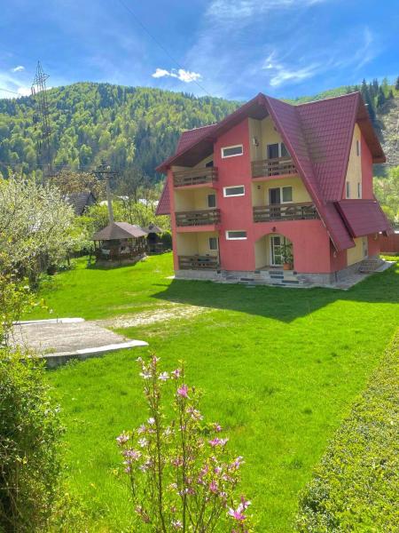 Pensiunea BUJOR DE MUNTE, Rezervovat  Hotely v Carpathians - Romania s parkováním, Parkování