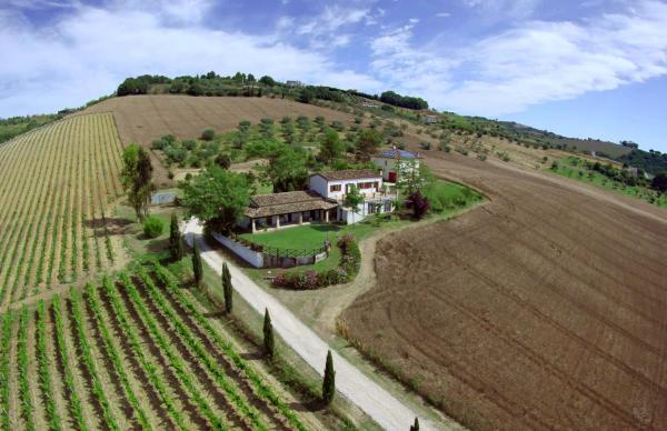 Agriturismo LArcadia, Rezervovat  Hotely v Abruzzo s parkováním, Parkování