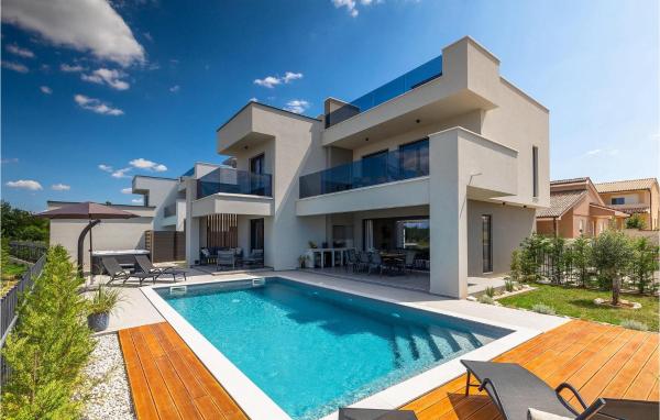 Villa Ivala, Rezervovat  Hotely v Galižana s bazénem, Bazén