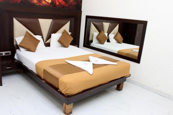 Hotel Aayan Lodging & Boarding, Rezervovat  Kirnāpur Madhya Pradesh