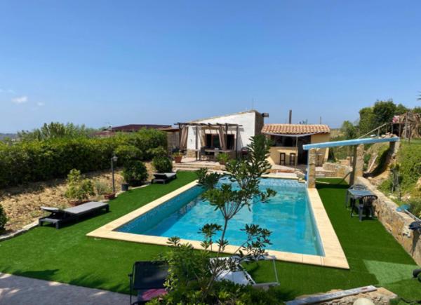 Villa Oliva Torotto, Rezervovat  Hotely v Niscemi s bazénem, Bazén