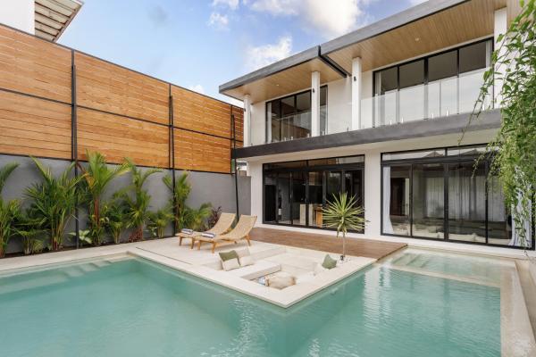 Stunning 3-Bedroom Luxury Villa with Private Pool, Netflix, and Amazing Views, Rezervovat  Bali hotely s bazénem, Bazén