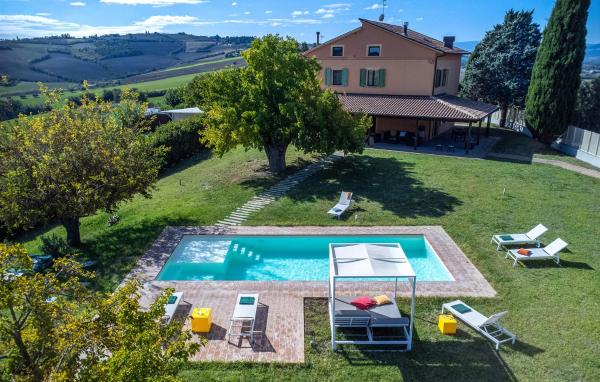 Villa Traiani 8&2 by Marche Holiday Villas, Rezervovat  Piagge Marche