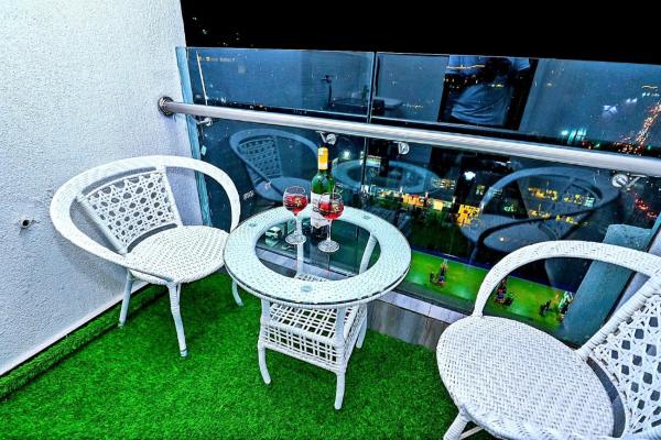 Beautifully and Elegantly furnished apartment with heated swimming pool well equipped gym and ample parking space and play ground, Rezervovat  Nairobi Hotely...