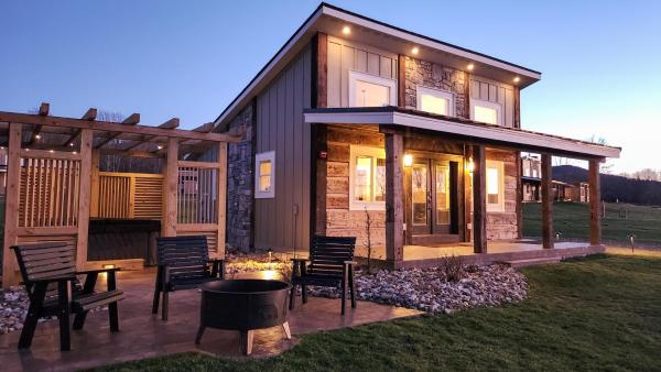 Valley View Resort Cabin 16, 1-Bed, Modern-Luxury with Hot Tub in Canaan Valley, WV, Rezervovat  Davis Západní Virginie