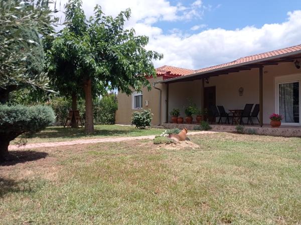 Village Nest, Rezervovat  Sidhiní Thrace