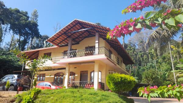Coorg Milestone Homestay, Rezervovat  Hotely v Bangalore s parkováním, Parkování