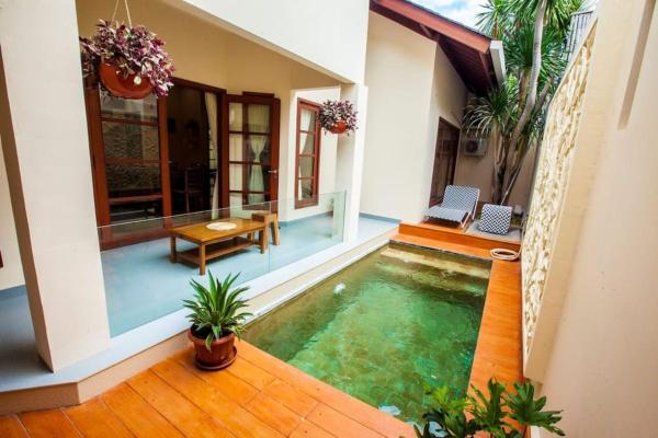 Vibrant Getaway in Seminyak: Villa Buyaya, Rezervovat  Bali hotely s bazénem, Bazén