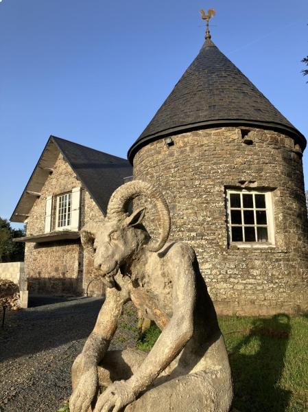 LE MONTESSER, Rezervovat  Villebaudon 