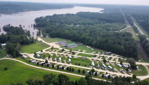 Cypress Landing Cabins, Rezervovat  Dozier Alabama