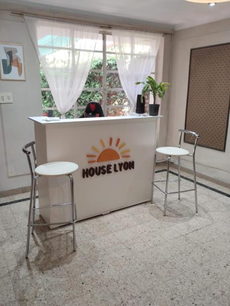 Houselyon, Rezervovat  Mendoza Mendoza