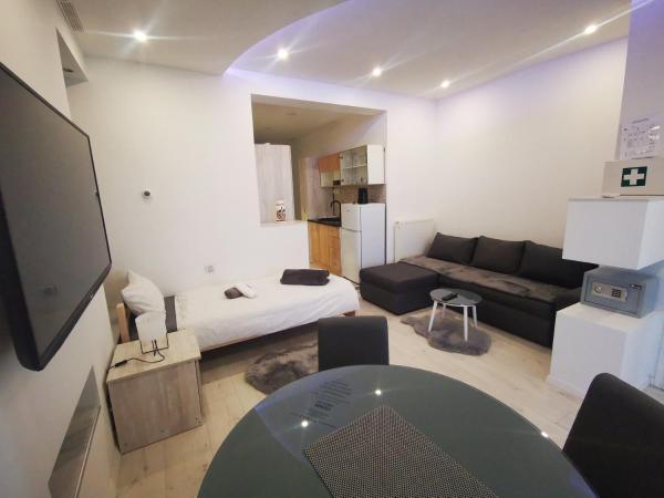 STUDIO APARTMANI RO-MA, Rezervovat   
