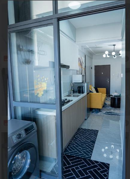 Cozy two bedroom apartment in Kilimani, Nairobi, Rezervovat  Nairobi Hotely..., blízko Odeon Cinema