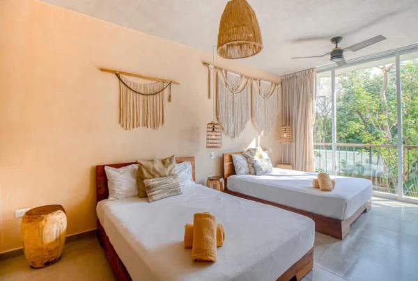 Tulum Center family double suite four guest with free parking pool AC kitchenette near Beach, Rezervovat  Tulum Quintana Roo
