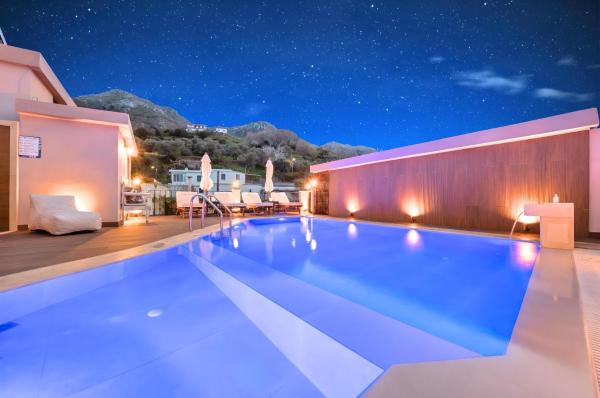 Petroktisto Luxury Villa Pool & Heated Jaccuzzi, Rezervovat  Miriokéfala Kréta