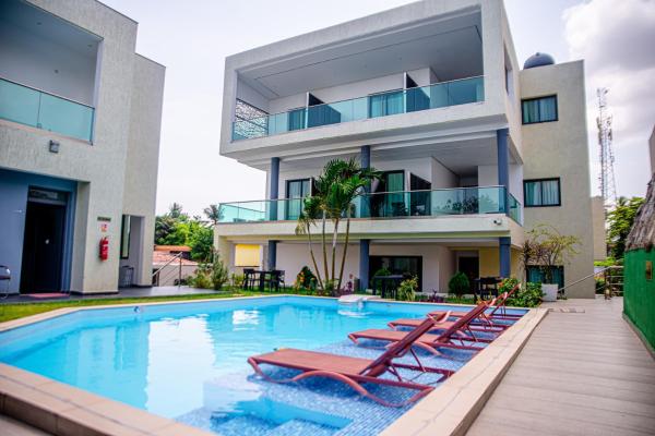 Hotel Yatchenin Abidjan, Rezervovat  Abidjan hotely s bazénem, Bazén
