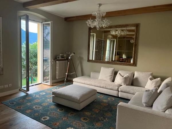 Luxury in Lake Como in a 5 bed lake front home, Rezervovat  Valmadrera Como
