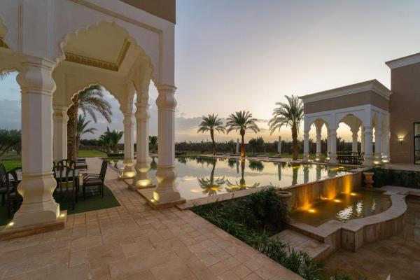 Palais Les Orchidées - Villa de Luxe à 15 minutes du Centre, Rezervovat  Marrakech-Tensift-Haouz hotely s bazénem, Bazén