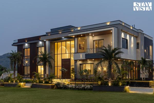 StayVista at Priana - A luxury Pool Villa with Gym, Rezervovat  Džajpur 