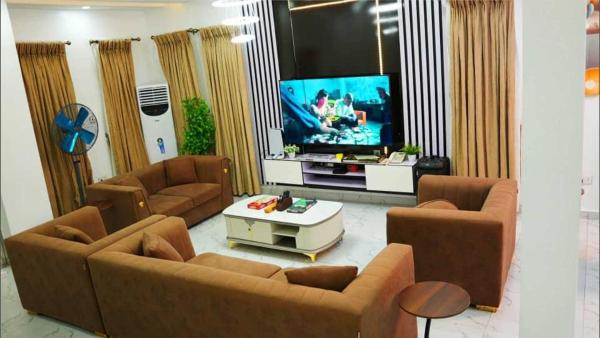 Spacious 4-Bedroom Apartment shortlet, Allen Avenue ikeja, Rezervovat Apartmán Ikeja 