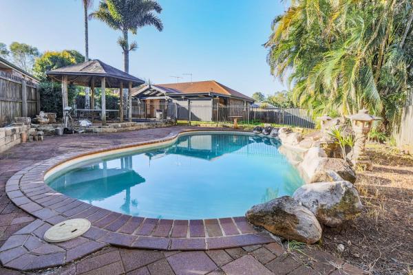 Entire Coastal Villa 4BR 2BA Swimming Pool Courtyard, Rezervovat  Redland Bay Brisbane Region