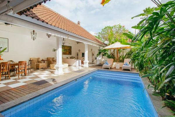 Private 2 Br Pool Villa, 400m to Beach, Sleeps 4, Rezervovat  Bali hotely s bazénem, Bazén