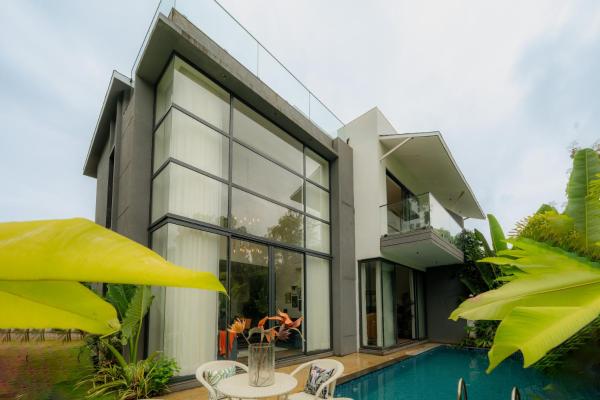 ELIVAAS PUro Sol 3-BHK Villa In a Gated Complex With Private Pool & Bathtub Near Popular Beaches, Rezervovat  Andžuna 