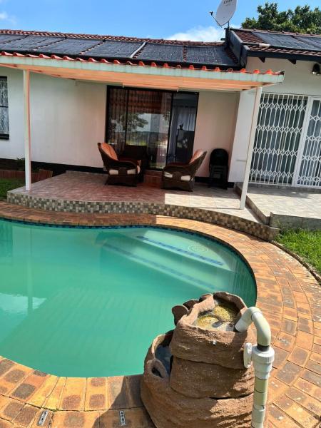 Royal King Guest House Roodepoort, Rezervovat  Roodepoort hotely s bazénem, Bazén