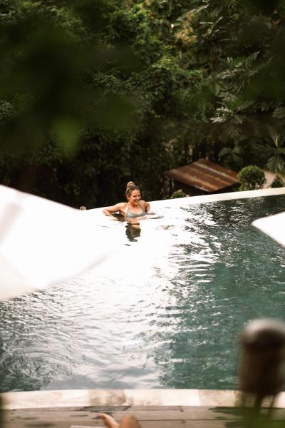 One More Wave Surf House Uluwatu, Rezervovat  Bali hotely s bazénem, Bazén