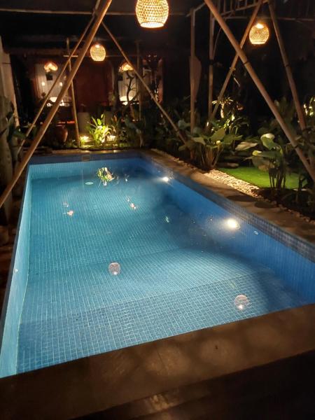 Navalia Rumah Kayu, Rezervovat  Badung hotely s bazénem, Bazén