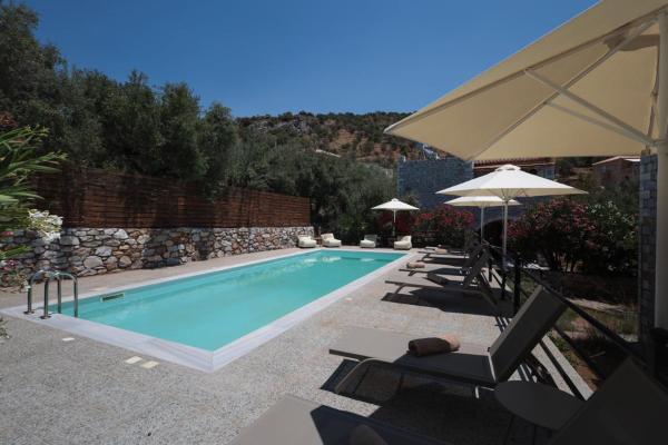 CASA DI MANI KOTRONI Vacation 2 bedroom Maisonette with shared pool, Rezervovat  Hotely v Messenia Regional Unit s bazénem, Bazén